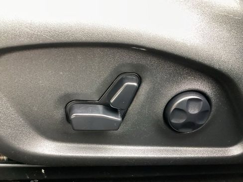 Used 2019 Jeep Compass Latitude w/ Cold Weather Group image 24