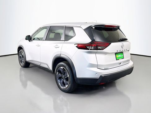 Used 2025 Nissan Rogue SV image 7