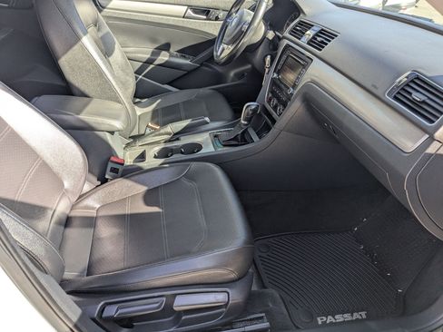 Used 2015 Volkswagen Passat TDI SE image 30