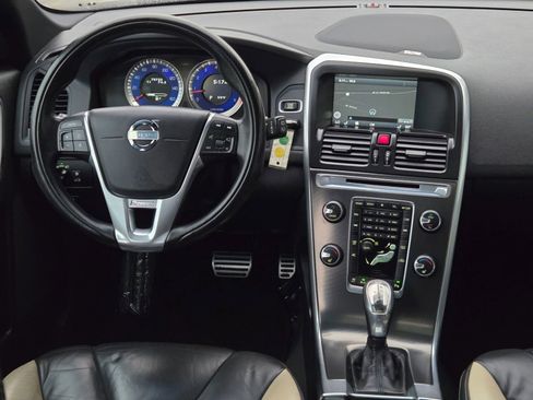 Used 2013 Volvo XC60 T6 R-Design Platinum image 25