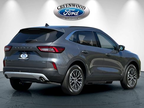 New 2025 Ford Escape SE image 4