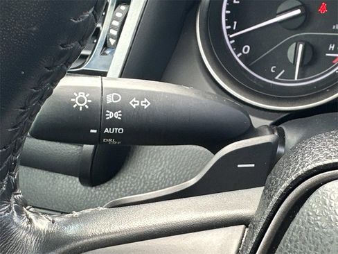Used 2023 Toyota Camry SE image 25