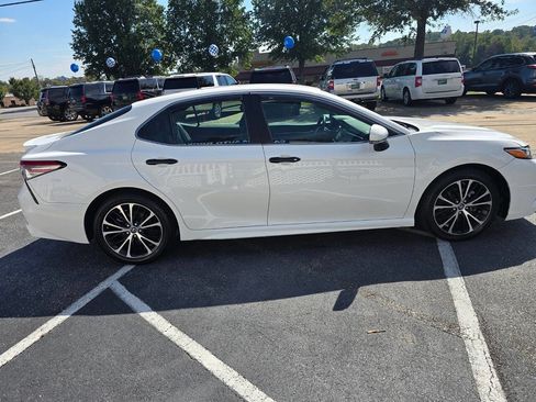 Used 2018 Toyota Camry SE image 7