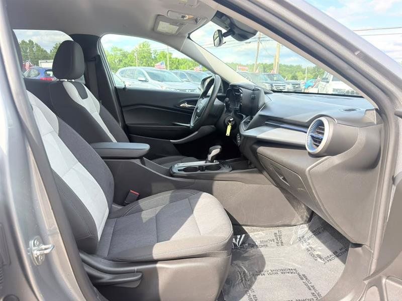 Used 2024 Chevrolet Trax LS w/ Driver Confidence Package FWD image 26