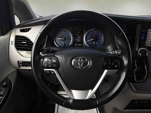 Used 2017 Toyota Sienna XLE Premium w/ Outdoor Package AWD/4WD image 14