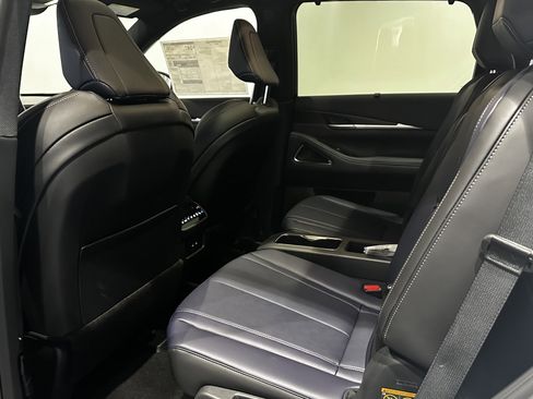 New 2026 INFINITI QX60 Sport image 6