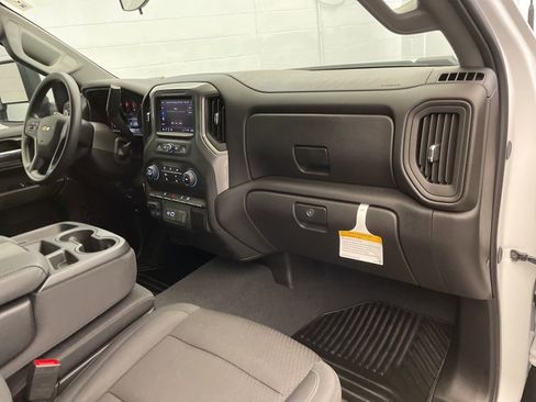 Used 2026 Chevrolet Silverado 2500 Custom image 25