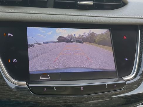 Used 2020 Cadillac XT6 Premium Luxury image 19