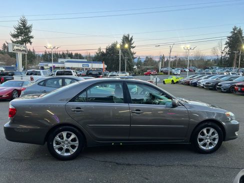 Used 2005 Toyota Camry XLE FWD image 5