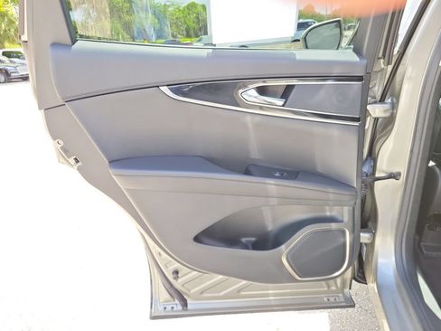 Certified 2023 Lincoln Nautilus FWD image 10