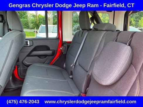 Certified 2025 Jeep Wrangler Unlimited Sahara w/ Safety Group AWD/4WD image 41