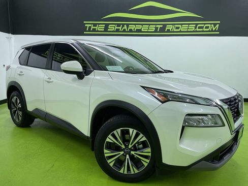 Used 2023 Nissan Rogue SV image 1