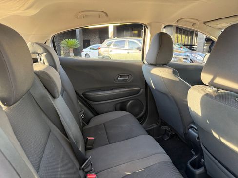 Used 2021 Honda HR-V LX image 17