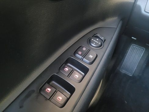 Used 2023 Kia Rio S FWD image 27