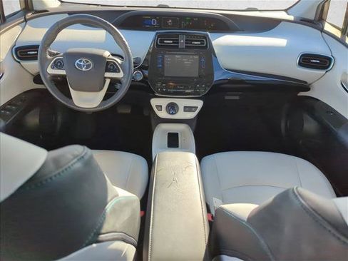 Used 2016 Toyota Prius Four image 28