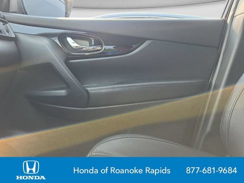 Used 2022 Nissan Rogue Sport SL w/ Premium Package AWD/4WD image 28