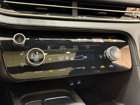 New 2026 INFINITI QX60 Autograph image 21