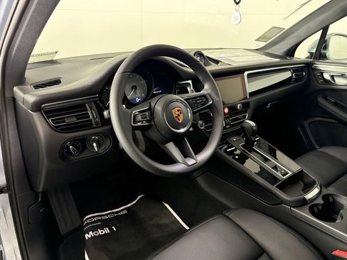 New 2026 Porsche Macan S image 4