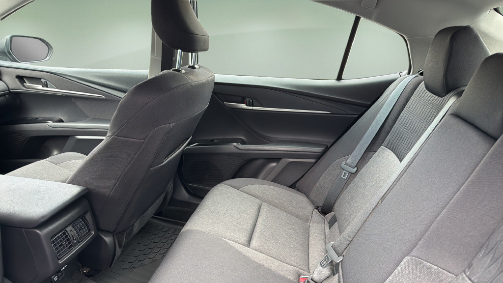 Used 2025 Toyota Camry LE w/ Convenience Package AWD/4WD image 13