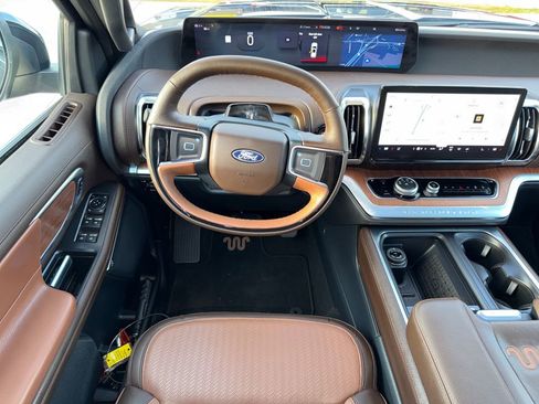 Used 2025 Ford Expedition King Ranch image 16