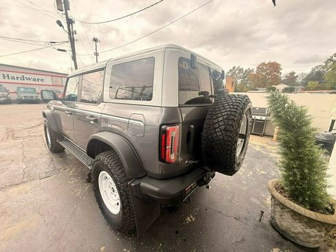 Used 2023 Ford Bronco Heritage Edition image 3