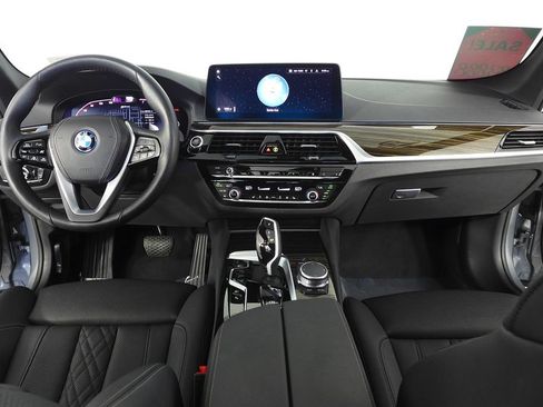 Used 2023 BMW 530e RWD image 25