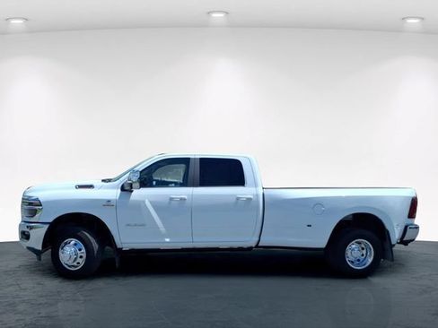 Used 2025 RAM 3500 Laramie AWD/4WD image 16