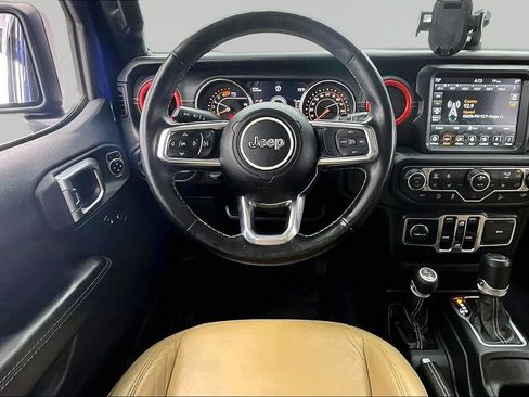 Used 2018 Jeep Wrangler Unlimited Sahara AWD/4WD image 5