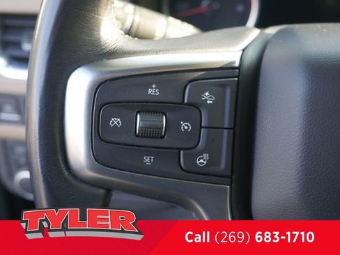 Used 2021 Chevrolet Suburban Premier w/ Premium Package AWD/4WD image 31