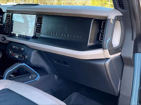 Used 2022 Ford Bronco Wildtrak image 17