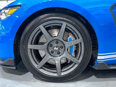 Used 2017 Ford Mustang Shelby GT350 w/ Electronics Package RWD image 7