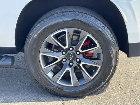 Used 2022 Chevrolet Suburban Z71 image 43