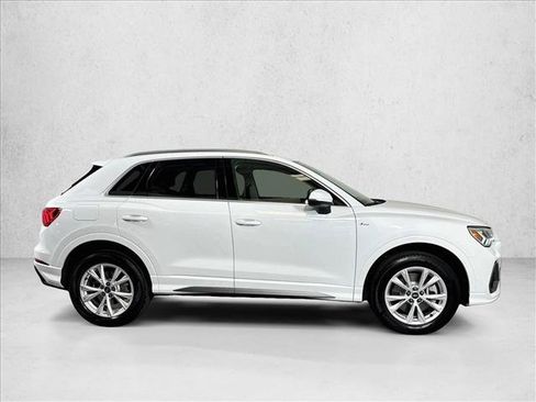 Used 2025 Audi Q3 2.0T Premium w/ Convenience Package AWD/4WD image 4