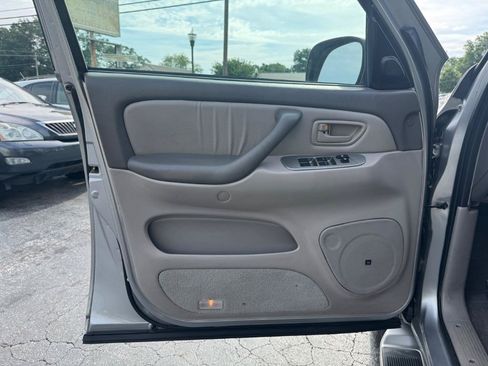Used 2001 Toyota Sequoia Limited RWD image 12