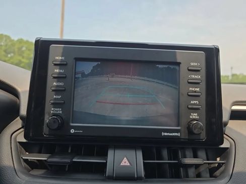 Used 2020 Toyota RAV4 XLE FWD image 29