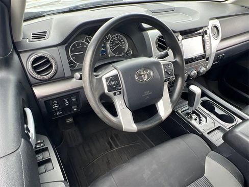 Used 2017 Toyota Tundra SR5 image 7