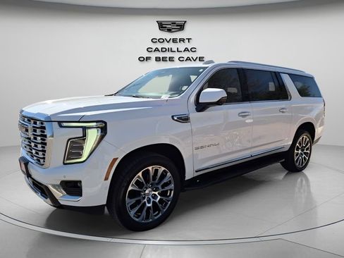 Used 2025 GMC Yukon XL Denali image 3