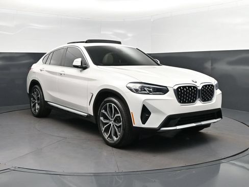 Used 2022 BMW X4 xDrive30i w/ Premium Package AWD/4WD image 9