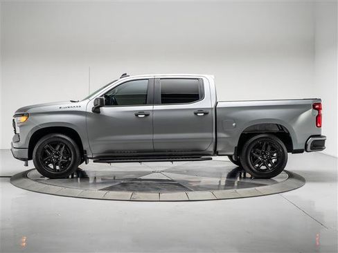 Used 2023 Chevrolet Silverado 1500 Custom RWD image 2