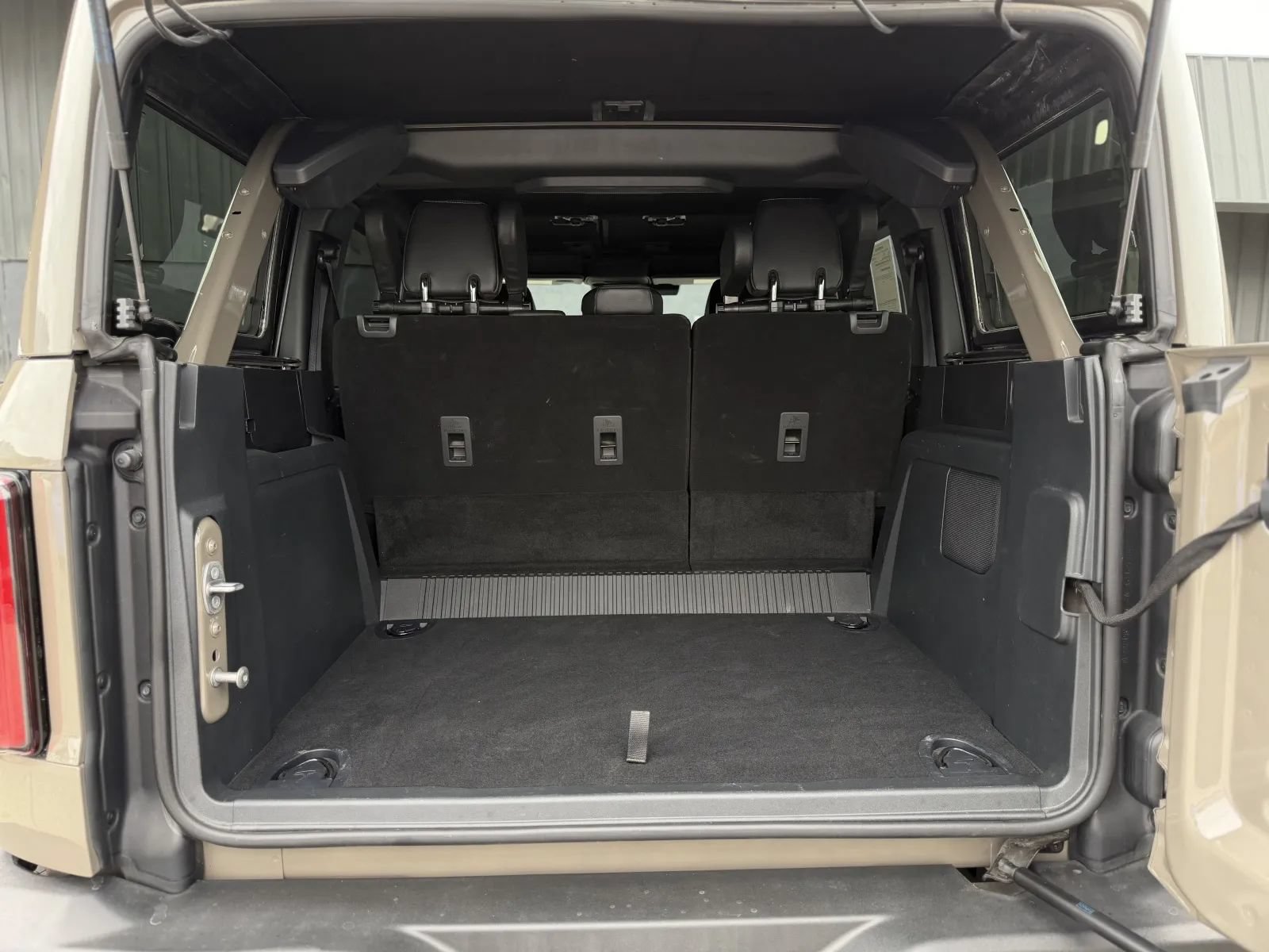 Used 2025 Ford Bronco Outer Banks w/ Sasquatch Package AWD/4WD image 19