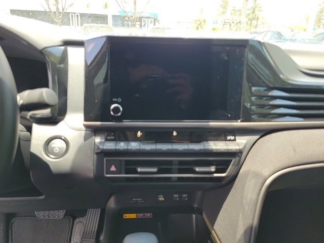 Used 2025 Toyota Camry LE w/ Convenience Package FWD image 13