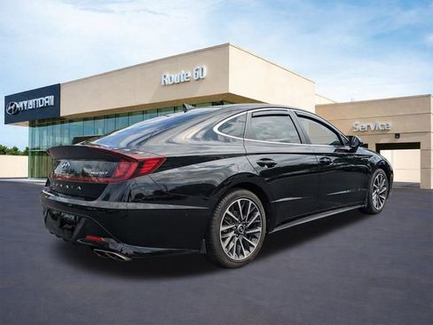 Certified 2023 Hyundai Sonata Limited w/ Cargo Package FWD image 4
