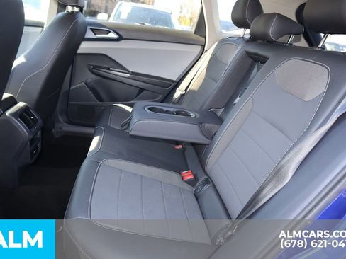 Used 2024 Volkswagen Taos SE image 18