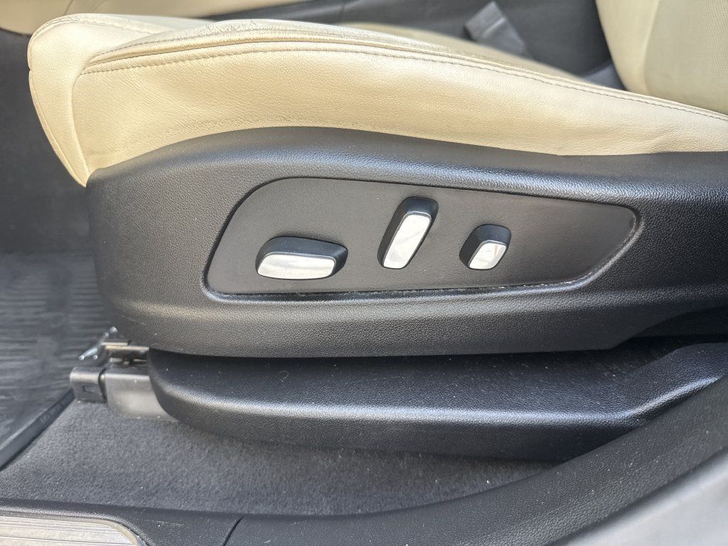 Used 2019 Cadillac XT5 Premium Luxury FWD image 10