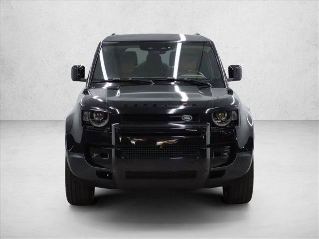 Used 2023 Land Rover Defender 130 SE AWD/4WD image 2