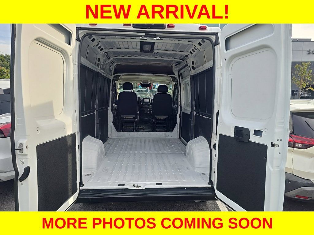 Used 2025 RAM ProMaster 2500 w/ Convenience Group FWD image 10