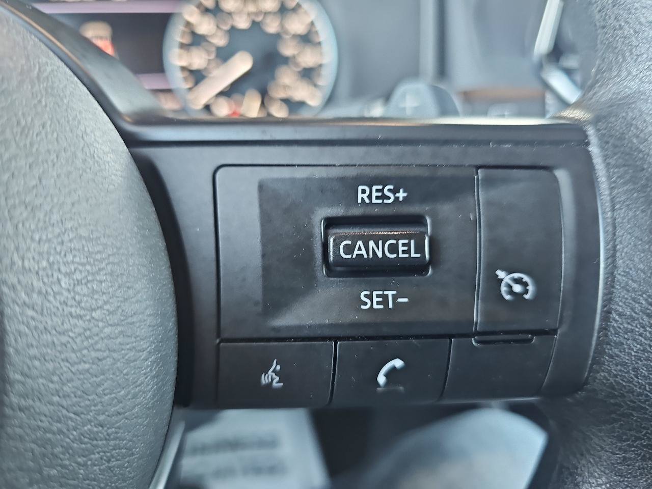 Used 2024 Nissan Rogue S AWD/4WD image 19