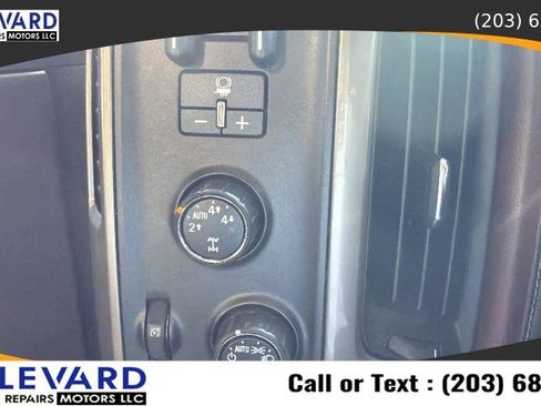 Used 2015 Chevrolet Silverado 1500 High Country w/ High Country Premium Package AWD/4WD image 26