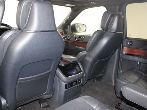 Used 2023 Lincoln Navigator Reserve image 29