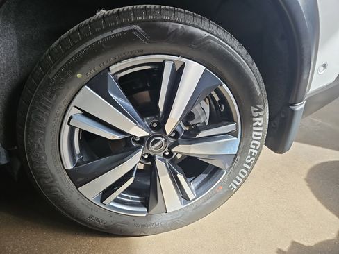 Used 2023 Nissan Rogue Platinum w/ Platinum Premium Package image 21